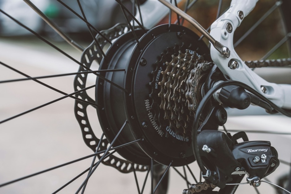 E-bike motor of display vervangen: wat kost het in 2026?